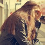 girl-in-the-train-station-uhd
