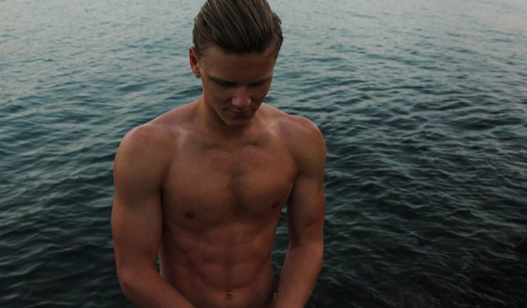 Keď začneš chodiť s mužom v znamení škorpióna, mala by si o ňom vedieť toto