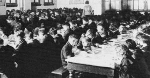 Tento detský domov bol v roku 1981 zatvorený. Dnes na tomto teritóriu vyšetrovatelia objavili 400 mŕtvol