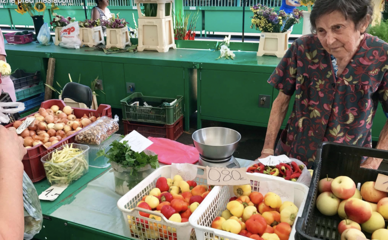 Dojímavý príbeh babičky z Nových Zámkov, ktorá predáva zeleninu! Pomáha jej celé Slovensko