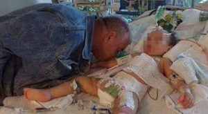 Otec pobozkal svoju 2-ročnú dcérku na rozlúčku. Brutálne ju ubila jej vlastná mama