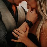 photo-1533350436817-86c141951b65