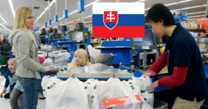 To, akým spôsobom sa vedúci v slovenskom obchode zachoval k tejto žene spôsobilo, že predavačka mala slzy v očiach