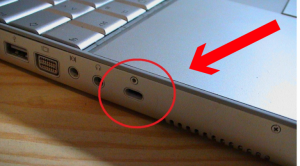 Tento zvláštny vstup na Notebook ma každý z nás. Viete ale na čo naozaj slúži?