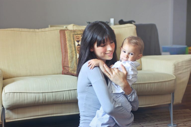 Depresia sa najčastejšie vyskytuje u mamičiek na materskej dovolenke. Prečo je to tak?