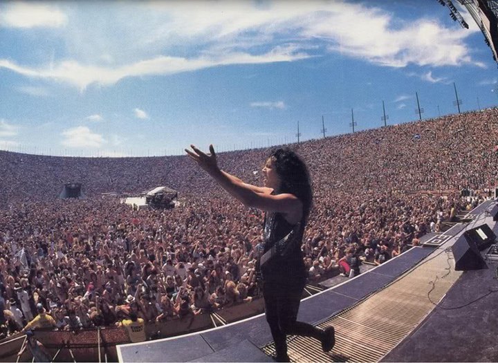 Takto hrala Metallica v Moskve pred viac ako 30-timi rokmi pred 1,6 miliónmi divákov. Takýto koncert ste ešte nevideli