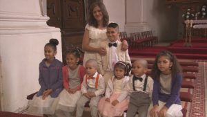 Príbeh týranej ženy Dany a jej 7 detí Vás chytí za srdce. Na deň musia vyžiť z 5 eur