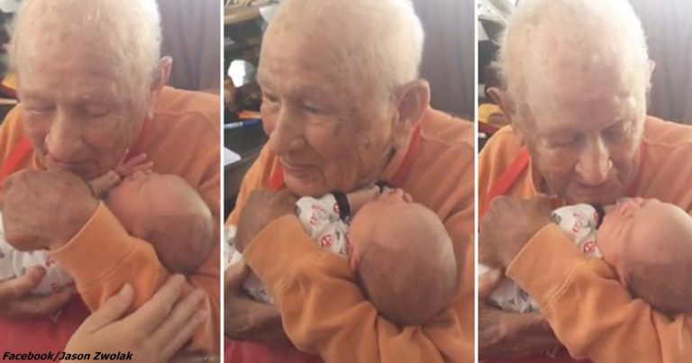 105-ročný dedko sa bál zdvihnúť svojho vnuka. Takto vyzerala reakcia malého chlapčeka