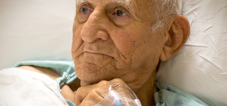 Zdravotná sestra odhaľuje 5 najčastejších ľútostí na smrteľnej posteli svojich pacientov