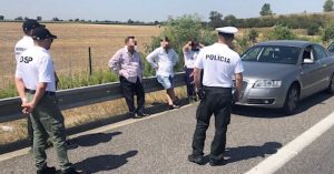 Dávajte si pozor na podvodníkov: Na diaľnici predstierajú problém s autom a pýtajú si peniaze!