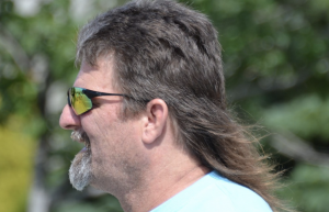 Česká stránka uverejňuje fotky ľudí, ktorí majú vlasy na „Jágra“. Pobavila veľa ľudí