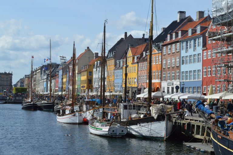 Dánsko začalo vydávať hypotéku na 20 rokov s 0% úrokom