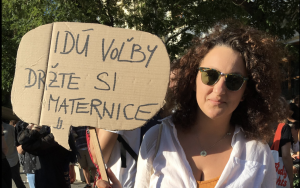 Status mladej Slovenky vyvolal na internete rozruch! Náboženstvo, sexuálna výchova, znásilnenie, potraty.
