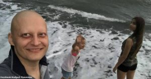 Onkológ, ktorý „v priamom prenose“ hovoril o svojej rakovine, napísal list na rozlúčku…