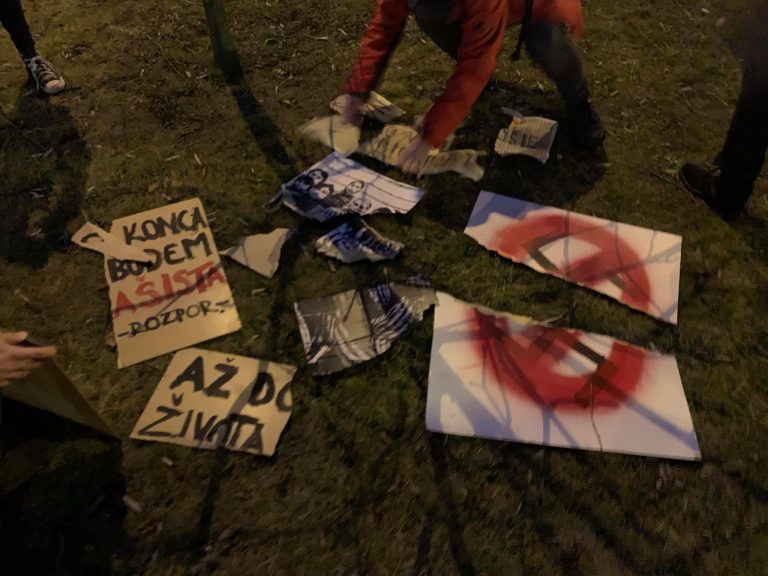 V Trnave na proteste ĽSNS napadli aktivistov za Progresívne Slovensko. Takto sa to stalo