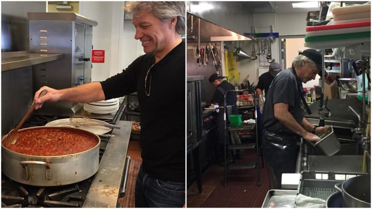 Jon Bon Jovi servíruje jedlo bezdomovcom. Kvôli koronavírusu je v jeho reštaurácií nedostatok dobrovoľníkov