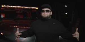 Toto je nový hit od Kaliho. Spolupracoval na ňom s Dominikou Mirgovou