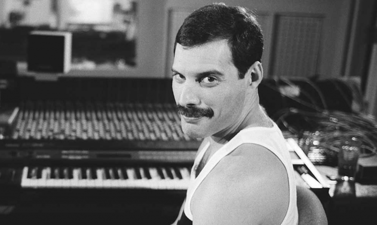 Posledné fotografie legendárneho Freddieho Mercuryho. Pár mesiacov pred smrťou sa stále usmieval!