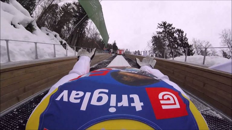 Toto video zachytáva pohľad skokana na lyžiach priamo počas skoku. Trúfli by ste si?
