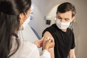 Štúdia uvádza, že vakcína Moderna najlepšie chráni pred variantom DELTA variantom výrusu covid-19