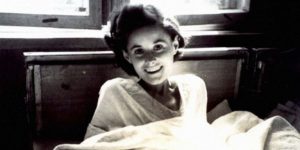 V koncentračnom tábore ponúkla tehotnej žene čokoládu. O 70 rokov neskôr sa stalo niečo neuveriteľné!