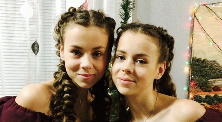 Dvojčatá sa takmer vyhladovali k smrti. Fotografie dievčat bojujúcich s anorexiou nie su pre všetkých