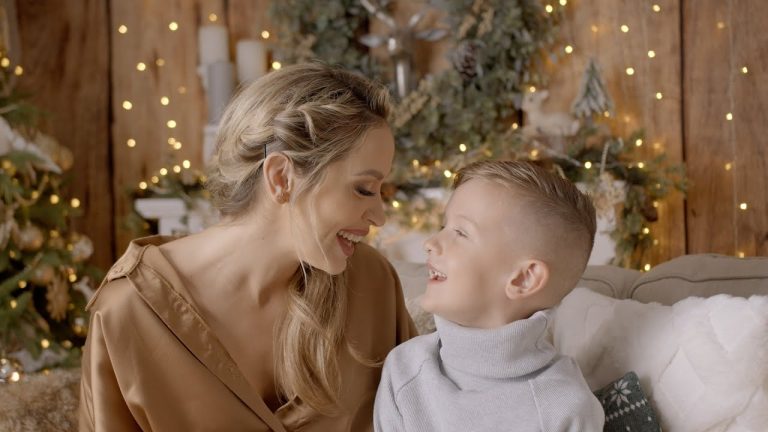 Dominika Mirgová naspievala vianočnú pieseň so synom Peťkom – Úplne nás dostala