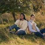 Pletena vesta, odp.cena 29,99 €, Popelinova bluzka, odp.cena 22,99 €, Mikina, odp.cena 39,99 €