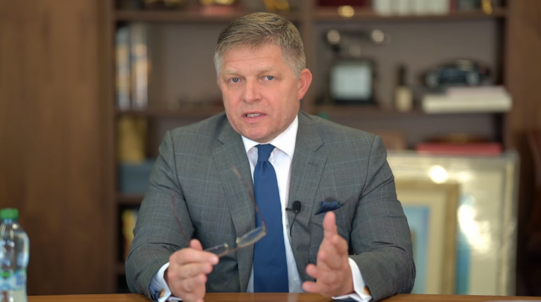 Fico ohrozil utajovanú operáciu. Trestné oznámenie na neho podal poslanec Benčík