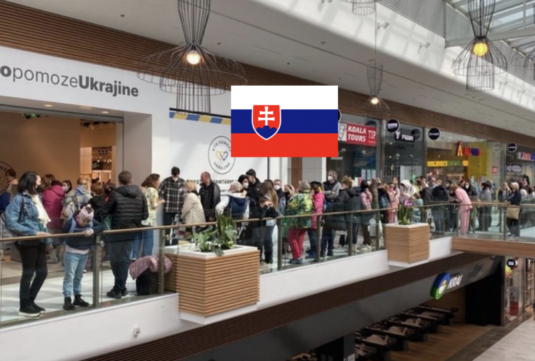 Dobrovoľníci prosia o materiálnu pomoc pre Ukrajincov. Výdajné miesto v Auparku zíva prázdnotou