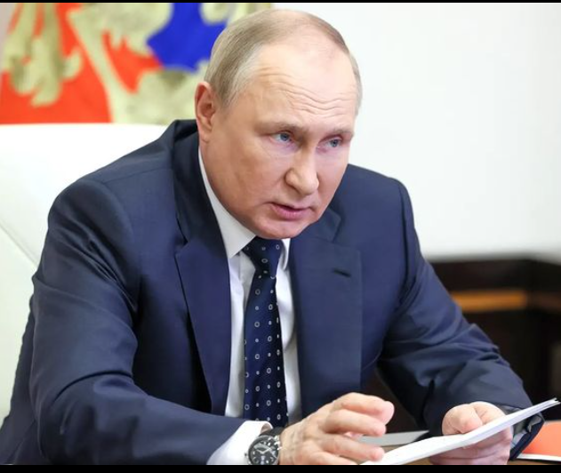 Vladimir Putin skončí čoskoro v sanatóriu, tvrdí bývalý šéf tajnej služby