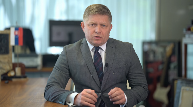 Fico poslal Zelenskému tvrdý odkaz. Z Hegera a Korčoka si vraj urobil provinčných hovorcov