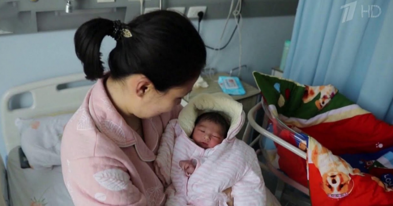 6 NEUVERITEĽNÝCH faktov o pôrode v Číne, ktoré prekvapia nejednu budúcu mamičku – NEMÔŽETE SA DOTÝKAŤ…