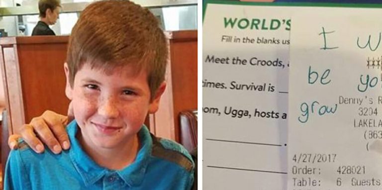 Chlapec dal policajtovi odkaz a ten po jeho prečítaní takmer od dojatia stratil reč