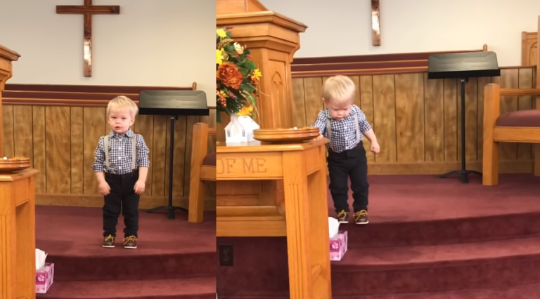 Syn pastora vybehol pred bohoslužbou na pódium. UROBIL NIEČO, ČO ČO DOSTALO KAŽDÉHO