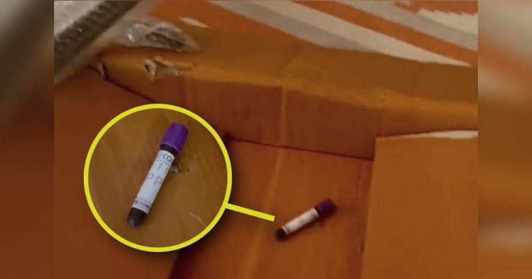 Kúpila som kreslo cez internet. V balíku som našla niečo navyše.