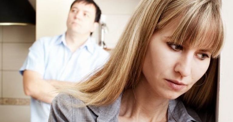 Neverná manželka a rozvod! Žena podvádzala svojho muža priamo pod nosom. Jedného dňa si pre ňu ale pripravil drsné prekvapenie