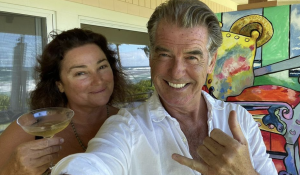 Táto žena je už 20 rokov vydatá za najkrajšieho herca na svete. NIKDY JU NEPODVIEDOL