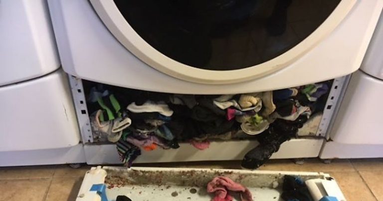 Ponožky vám nemiznú, iba sa skrývajú vo vnútri vašej práčky. Toto je celá záhada