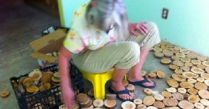 PODLAHU SME pokryli drevenými kolieskami. Výsledok sa dostal až do NOVÍN. To je nádhera