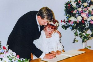 Nezvyčajný pár: 17-ročný chlapec a 51-ročná žena, takto žijú 18 rokov po svadbe