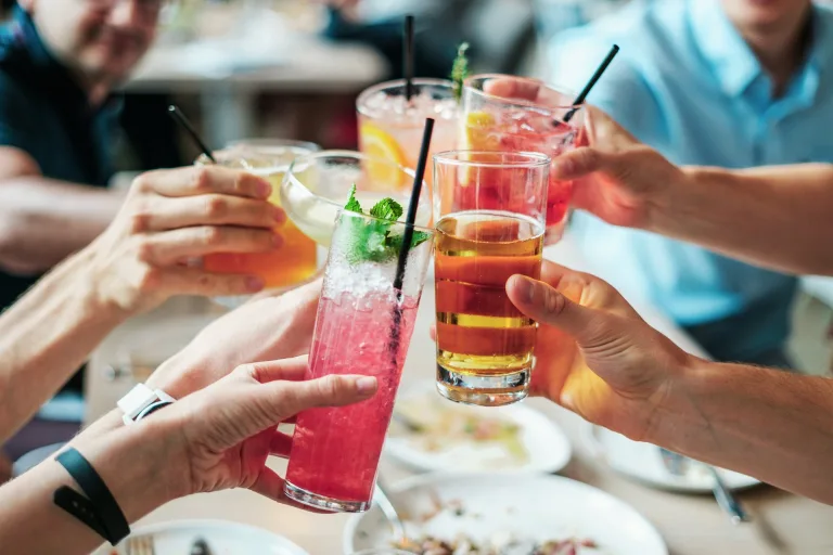 Viete o alkohole všetko? Kvíz „Pijete s rozumom?“ preverí vaše znalosti a odhalí najväčšie mýty