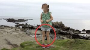 Fotografia malého dievčatka skrýva znepokojujúci detail: po rokoch sa záhada odhalí