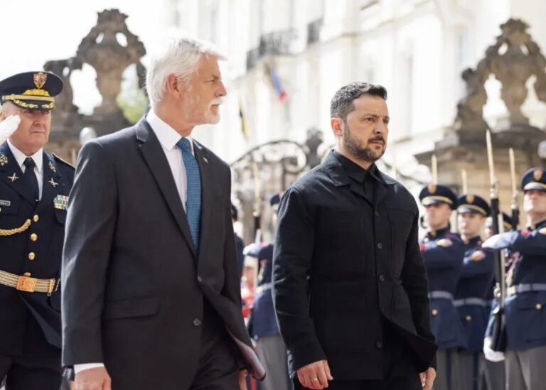 AKTUÁLNE: Zelenskyj je ešte stále v PRAHE. Diskutuje o ďalšej vojenskej pomoci a to nie je všetko