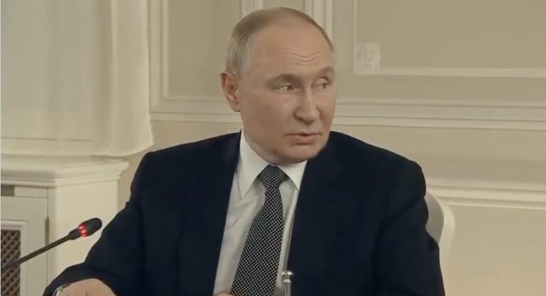 NOVINÁR zatlačil svojou otázkou Putina do kúta. Ako na to reagoval ruský prezident?