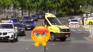 VIDEO:  Policajti MUSELI zastaviť sanitku kvôli autám politikov. Údajne v jednom z nich sedel aj Fico