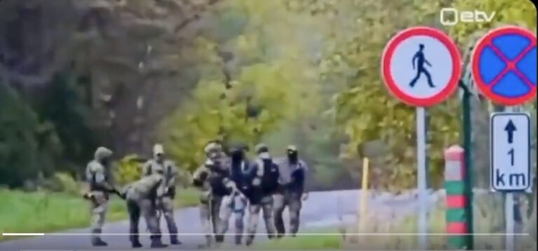 VIDEO: OZBROJENCI NA CESTE! Estónsko zatvorilo hraničný úsek po nezvyčajnej akcii Rusov!