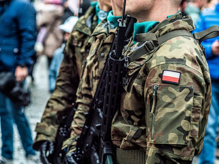 AKTUÁLNE: Poľsko nasadzuje ARMÁDU! Do ulíc vyrazí 10-TISÍC vojakov – dôvod vás prekvapí!