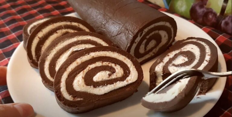 Recept: Jemná čokoládová roláda bez pečenia pre všetkých milovníkov čokolády