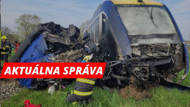 FOTO: TRAGÉDIA: Vlak sa zrazil s kamiónom, jeden MŔTVY a desiatky zranených!